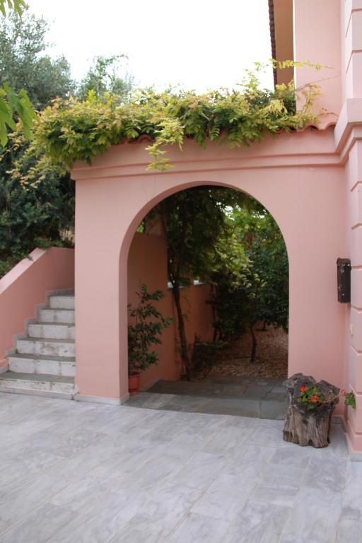 Eleonas Hotel Rovies Exterior photo